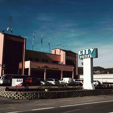 Hotel City Cairo Montenotte Exterior photo